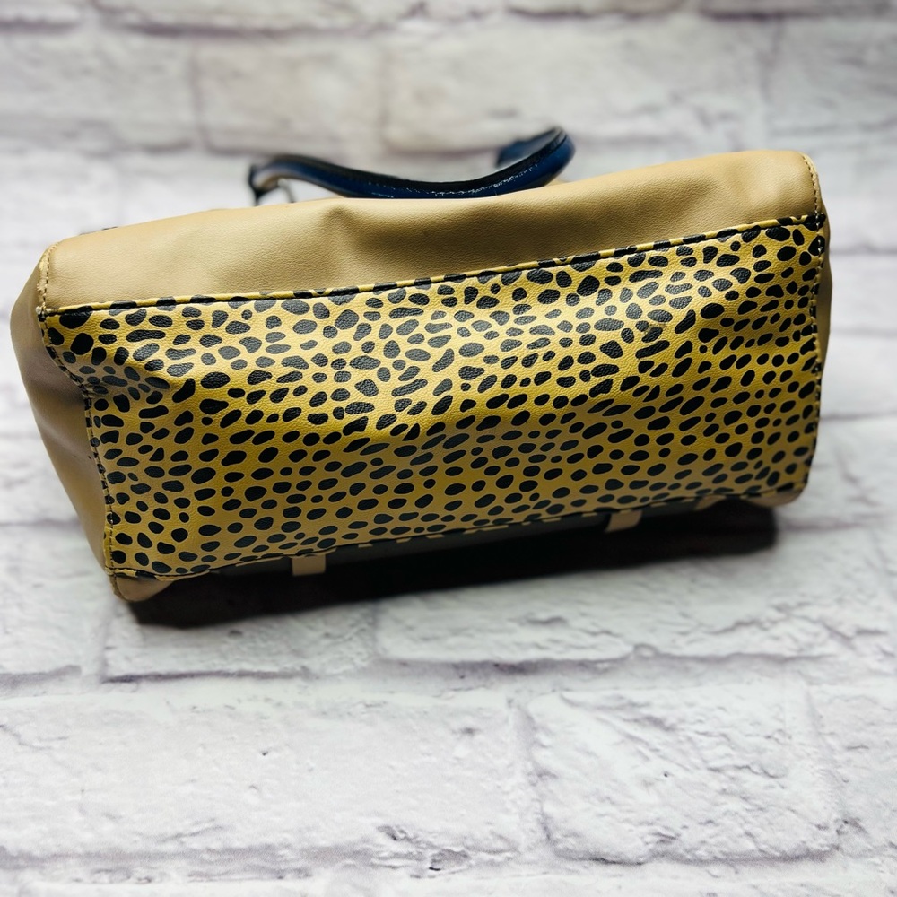 Guess Handbag - Picture 4 of 6